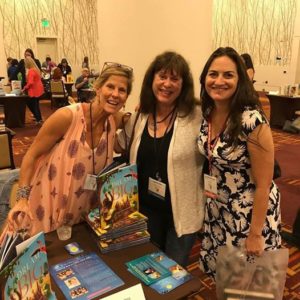 Me (r.) with wonderful authors Kat Kronenberg (l.) and Joy Preble at the SCBWI Summer Conference.